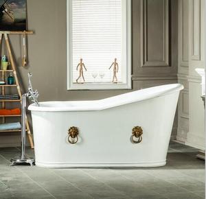 Baignoire vintage en fonte émaillée blanche avec jupe - Product Image 1