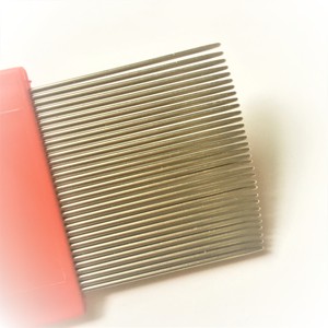 Spazzole Efficaci in Metallo Anti-Pidocchi, Anti-Pulci e Anti-Zecche, Pettine in Acciaio Inossidabile per Capelli Lunghi e Fini dei Bambini - Product Image 2