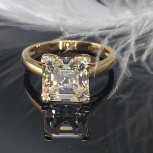 <span class=keywords><strong>Bague</strong></span> en <span class=keywords><strong>or</strong></span> <span class=keywords><strong>jaune</strong></span> 14 carats avec moissanite taille Asscher 3 carats, <span class=keywords><strong>bague</strong></span> <span class=keywords><strong>solitaire</strong></span> en moissanite, <span class=keywords><strong>bague</strong></span> de fiançailles en <span class=keywords><strong>or</strong></span> - Product Image 1