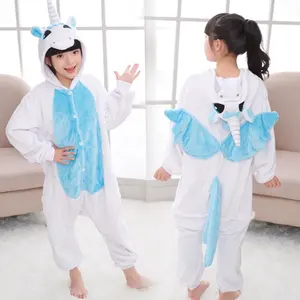 En gros licorne onesie pyjamas costume