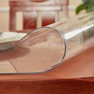 Rouleau de film PVC transparent haute résistance, qualité revêtement, feuille de vinyle souple pour la fabrication de imperméables, tabliers et manches. - Product Image 5