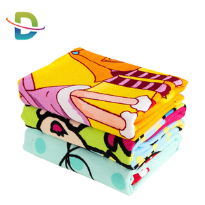 Fournisseur à séchage rapide super absorbant lourd poids noir et blanc serviette de <span class=keywords><strong>plage</strong></span> ronde - Product Image 1