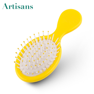 2018 al por mayor plástico masaje cepillo de pelo del bebé <span class=keywords><strong>para</strong></span> el <span class=keywords><strong>regalo</strong></span> - Product Image 1