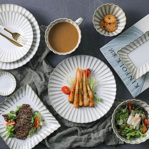 Assiette <span class=keywords><strong>en</strong></span> porcelaine blanche unie <span class=keywords><strong>en</strong></span> céramique de mariage <span class=keywords><strong>en</strong></span> forme de tournesol <span class=keywords><strong>en</strong></span> relief Offre Spéciale d'usine - Product Image 3