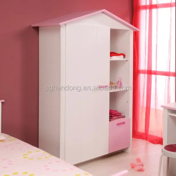 Design de guarda-roupas para crianças, forma minimalista fofa em branco e rosa para meninas