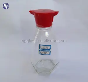 赤いプラスチックキャップ付き200mlキッコーマン醤油ガラス瓶