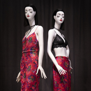 Maniquí femenino abstracto <span class=keywords><strong>de</strong></span> fibra <span class=keywords><strong>de</strong></span> vidrio modelo <span class=keywords><strong>de</strong></span> mujer blanca <span class=keywords><strong>de</strong></span> <span class=keywords><strong>cuerpo</strong></span> <span class=keywords><strong>completo</strong></span> <span class=keywords><strong>de</strong></span> alta calidad para exhibición <span class=keywords><strong>de</strong></span> ventana <span class=keywords><strong>de</strong></span> ropa - Product Image 2