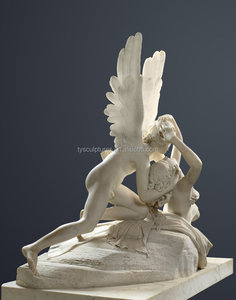 Famosa Statua dell'Angelo che Bacia di Antonio Canova, Statua di Cupido e Psiche in Marmo Bianco - Product Image 2