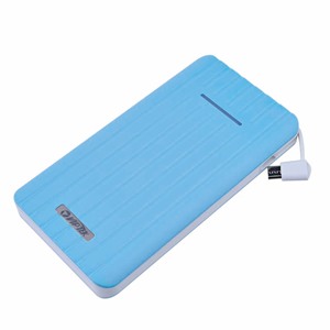 Banco de energía de polímero de litio de 8000mAh con linterna Led y cable de carga incorporado - Product Image 3