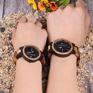 Orologio <span class=keywords><strong>da</strong></span> <span class=keywords><strong>donna</strong></span> Quickshipment <span class=keywords><strong>in</strong></span> <span class=keywords><strong>legno</strong></span> anticato con datario e giorno della settimana, quadrante <span class=keywords><strong>da</strong></span> 40 mm, per coppie, stile business, con moneta antica e motivi a cartoni animati - Product Image 6