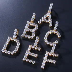 Joyería clásica de latón helado Bling 4mm CZ diamante iniciales 26 letras del alfabeto inglés encantos gargantilla collar nombre para mujer