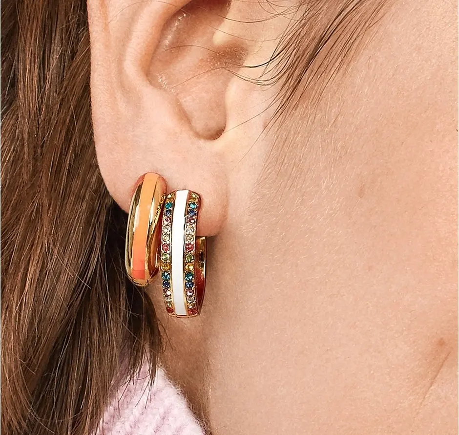 Wit emaille Goud kleurrijke cz medium hoop earring voor vrouwen