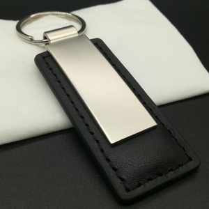 Logo personalizzato <span class=keywords><strong>con</strong></span> <span class=keywords><strong>nome</strong></span> in acciaio inossidabile personalizzato l portachiavi per auto portachiavi regalo commemorativo braccialetto portachiavi - Product Image 4