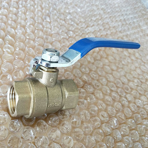 Hai <span class=keywords><strong>Pc</strong></span> Class150 PN10 PN16 200WOG 400WOG 600WOG Đồng NPT Hoặc <span class=keywords><strong>BSP</strong></span> Brass <span class=keywords><strong>Threaded</strong></span> Bóng Van - Product Image 3