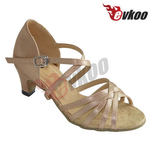 <span class=keywords><strong>Scarpe</strong></span> <span class=keywords><strong>da</strong></span> <span class=keywords><strong>Ballo</strong></span> Latino per Bambine con <span class=keywords><strong>Tacco</strong></span> <span class=keywords><strong>Basso</strong></span>, Tomaia in Raso e Pelle Importata dal Regno Unito - Product Image 4