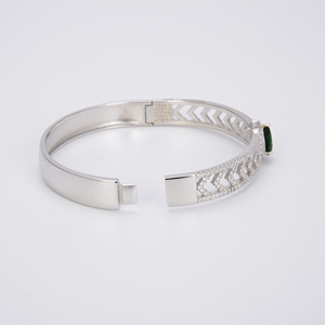 Wholesale Luxury Green Zircon 925 <strong>Solid</strong> <strong>Silver</strong> Bangle <strong>Bracelet</strong> for Women Water Drop Shaped Stone Bangle - Product Image 3