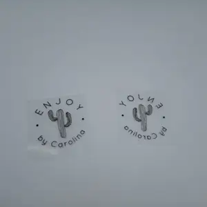 Grosir Logo Pesanan Khusus Ukuran Besar Disetrika untuk Label Leher Transfer Panas Instruksi Pencucian Pakaian