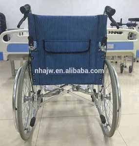 <span class=keywords><strong>Fauteuil</strong></span> <span class=keywords><strong>roulant</strong></span> <span class=keywords><strong>allongé</strong></span> avec frein à main et dossier pliable en aluminium AJ-106 pour handicapés - Product Image 6