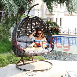 Vente en gros <span class=keywords><strong>de</strong></span> <span class=keywords><strong>chaises</strong></span> cannes suspendues modernes pour l'intérieur et l'extérieur en osier PE mobilier d'extérieur bon marché pour chambres à coucher hôtels salons - Product Image 3