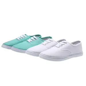 Zapatos de lona blancos y pequeños para mujer, zapatillas femeninas de fondo plano de ocio, modernas y transpirables, resistentes al desgaste, temporada primavera