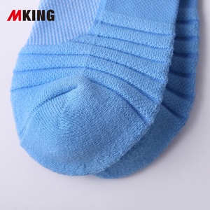 الجوارب الرياضية المهنية سميكة تيري أسفل عدم الانزلاق امتصاص الصدمات تشغيل الجوارب العرق فتل تنفس الجوارب كرة السلة - Product Image 4