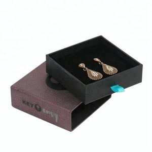 Boîte d'emballage de <span class=keywords><strong>bijoux</strong></span> rectangulaire personnalisée avec languette de tirage et logo - Product Image 6