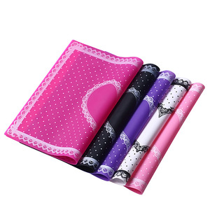 5 couleurs Clou Tapis de Table <span class=keywords><strong>En</strong></span> <span class=keywords><strong>Silicone</strong></span> De Forme De Coeur Pliable Lavable tapis <span class=keywords><strong>tampon</strong></span> dissolvant pour vernis à ongles - Product Image 6