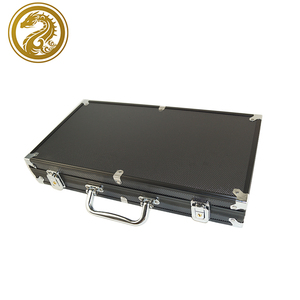 Nueva alta calidad caliente Texas <span class=keywords><strong>Poker</strong></span> Chips <span class=keywords><strong>300</strong></span> unids <span class=keywords><strong>Poker</strong></span> <span class=keywords><strong>juego</strong></span> caja <span class=keywords><strong>de</strong></span> aluminio portátil <span class=keywords><strong>Poker</strong></span> Chips Set - Product Image 2