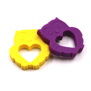 100% alimentos grado silicona búho dentición juguetes <span class=keywords><strong>Baby</strong></span> <span class=keywords><strong>Teether</strong></span> al por mayor colorido silicona dentición colgante