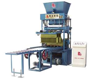 Máquina QT4-30 para fabricar ladrillos y cemento, nigeriana - Product Image 1