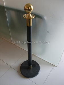 Prix des barrières, barrière de racine, poteau noir avec boule dorée haut - Product Image 2