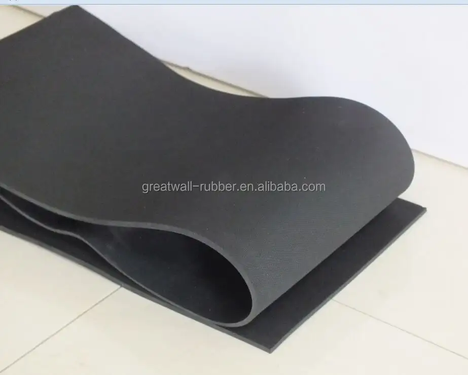 SBR CR NBR EPDM 3mm ~ 5mm Kalınlığı 1 veya 2ply katmanlı Ekleme Pamuk EP Kumaş Kauçuk