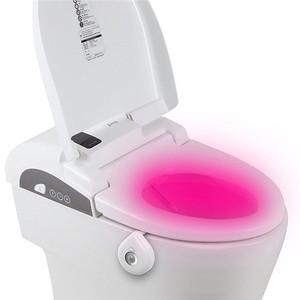 Lumière de toilette à détecteur de <span class=keywords><strong>mouvement</strong></span> à piles Ningbo, 8 couleurs changeantes aléatoirement, lumière de nuit LED étanche pour toilette avec détecteur - Product Image 3