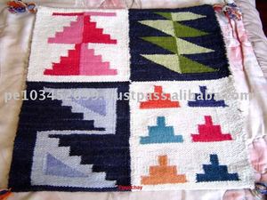 ปลอกหมอนผ้าทอขนสัตว์ทำมือจากเปรู ขนาด 16 x 16 นิ้ว - Product Image 1