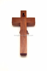 Crucifijo Cruz Madera (Niña) - Product Image 4