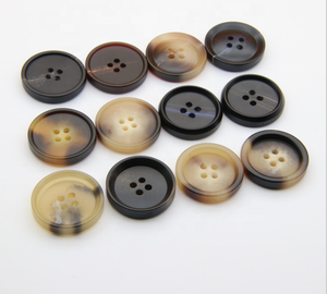 Hochwertige Modische <span class=keywords><strong>4</strong></span>-Loch Natürliche Hornknöpfe für Kleidung - Product Image 1
