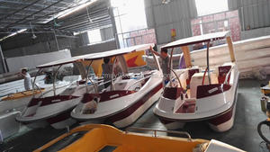 Meierya Nouveau Design Bateau à Pédales en Fibre de Verre pour 6 Personnes, Idéal pour Parcs Aquatiques Familiaux et Hôtels de Villégiature en Extérieur - Product Image 3
