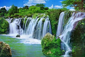 Hermosa Pintura Decorativa de Pared con Paisaje de Cascada - Product Image 1