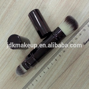 <span class=keywords><strong>Pinceau</strong></span> de maquillage Kabuki rétractable double embout de qualité supérieure avec capuchon, poils synthétiques vegan et sans cruauté <span class=keywords><strong>pour</strong></span> poudre et crème - Product Image 2