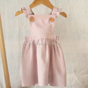 Handgemachtes Mädchen Leinen Träger kleid für Baby, Großhandel Rüschen Spaghetti träger Kleid mit zwei großen Knopf auf der Vorderseite