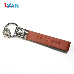 Metall-schlüsselanhänger leder bär keychain mit auto logo.