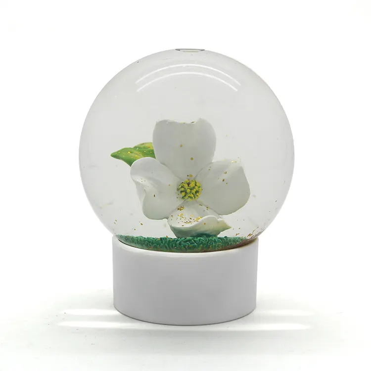 Mini boule de neige en résine 3d, en verre, romantique, personnalisable, bon marché, cadeau souvenir, fleur blanche, vente en gros, souvenir, pas cher