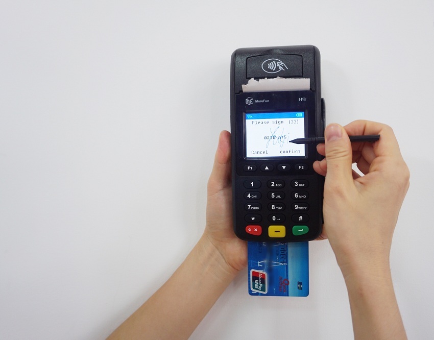 Финансовый POS-терминал с принтером Pinpad для оплаты кредитной картой