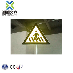 An Toàn Đường Bộ Nhôm Năng Lượng Mặt Trời <span class=keywords><strong>Led</strong></span> Tín Hiệu Giao Thông Cho Người Đi Bộ Qua Dấu Hiệu - Product Image 5