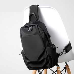 Sac de poitrine multifonctionnel imperméable pour homme, avec prise USB pour écouteurs, nouveau design, sac messager, vente en gros d'usine - Product Image 5