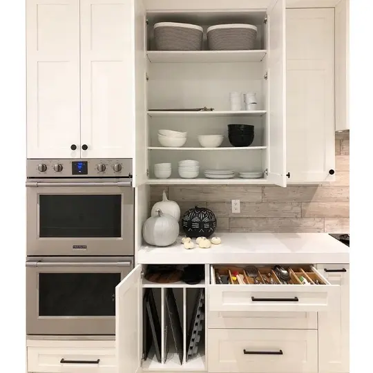 Diseño moderno de puerta de armario de cocina, coctelera con acabado de laca blanca, a medida, de rotulador, de madera, de madera, de viga, nueva