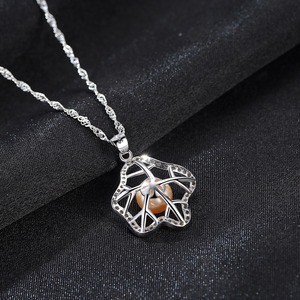 <span class=keywords><strong>Collier</strong></span> Pendentif Étoile Irrégulière Argentée au Design Moderne PAG&MAG, <span class=keywords><strong>Collier</strong></span> Cage à Perles en Argent Sterling de Haute Qualité en Forme de Pomme de Terre - Product Image 6