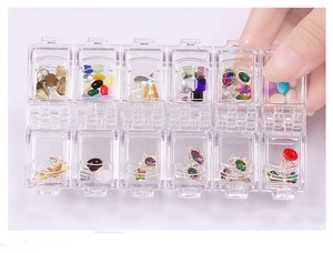 Astuccio per gioielli a 12 celle di alta qualità accessorio acrilico scatola di immagazzinaggio in plastica con funzione decorativa - Product Image 5