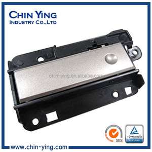 สลักประตูช่องเก็บของบนแผงหน้าปัด2007-2013 GM Silverado Sierra 15914995 - Product Image 1