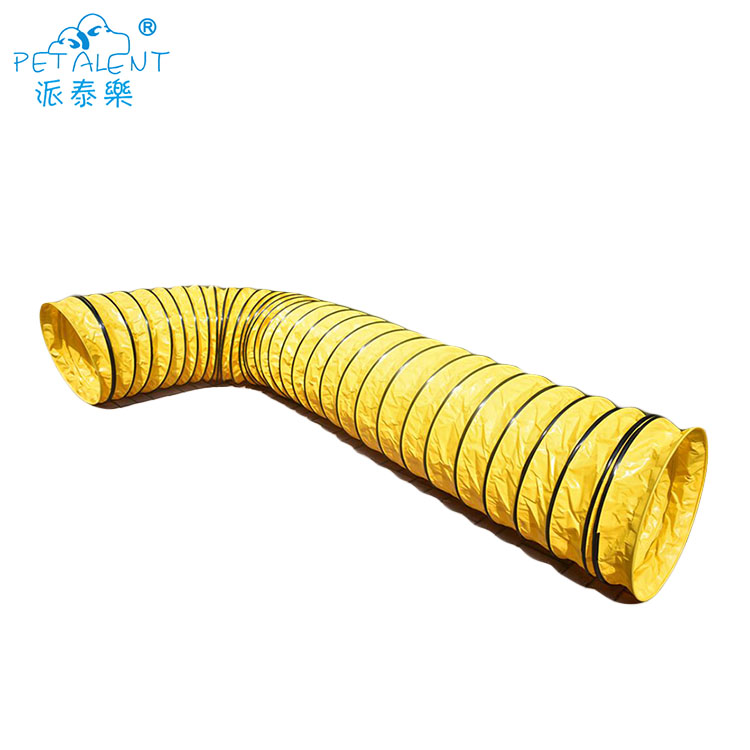 Исправный открытый туннель ловкости собаки